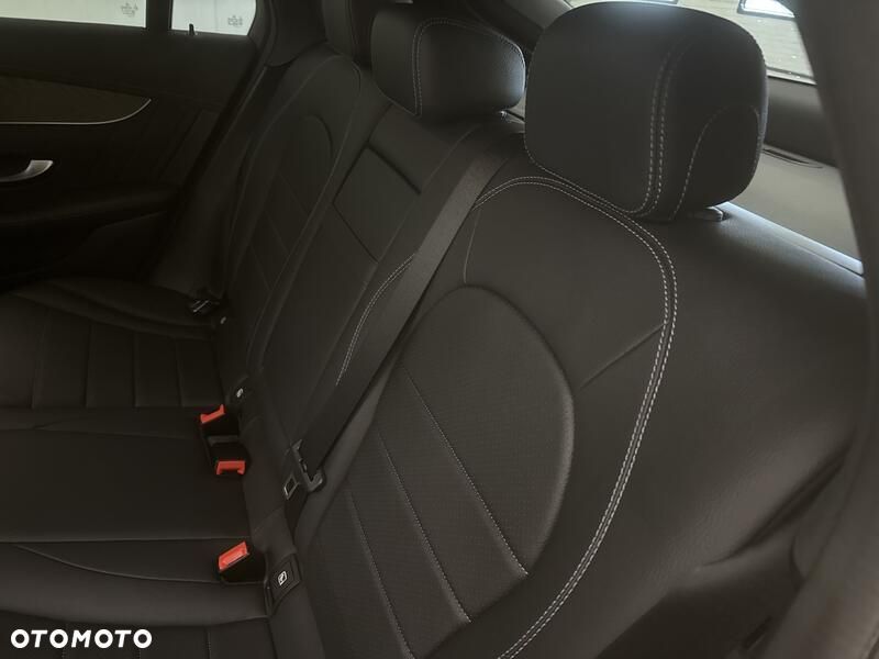 Mercedes-Benz GLC 300 e 4-Matic - 19