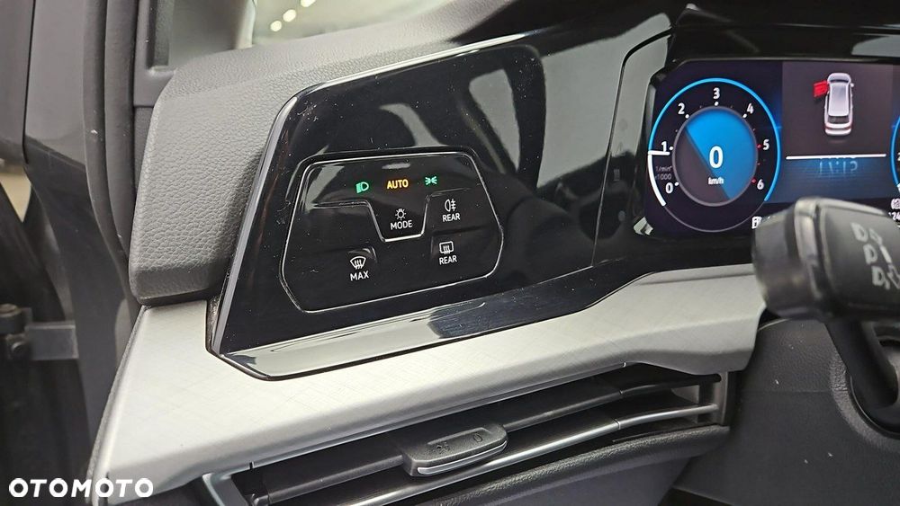 Volkswagen Golf 2.0 TDI Life - 17