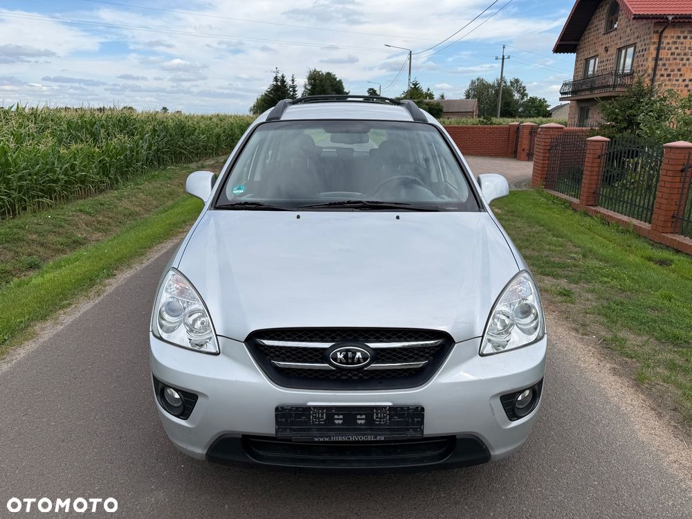 Kia Carens - 8