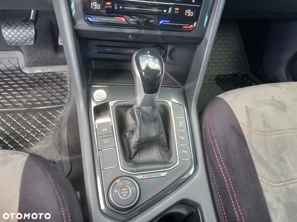 Volkswagen Tiguan 2.0 TSI 4Mot Elegance DSG - 25