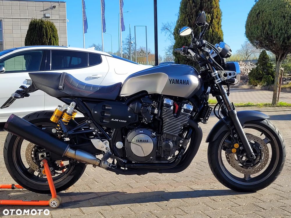 Yamaha XJR - 3