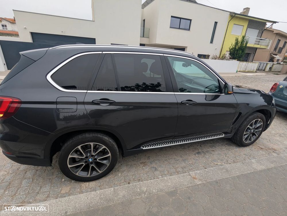 BMW X5 25 d sDrive Comfort 7L - 3