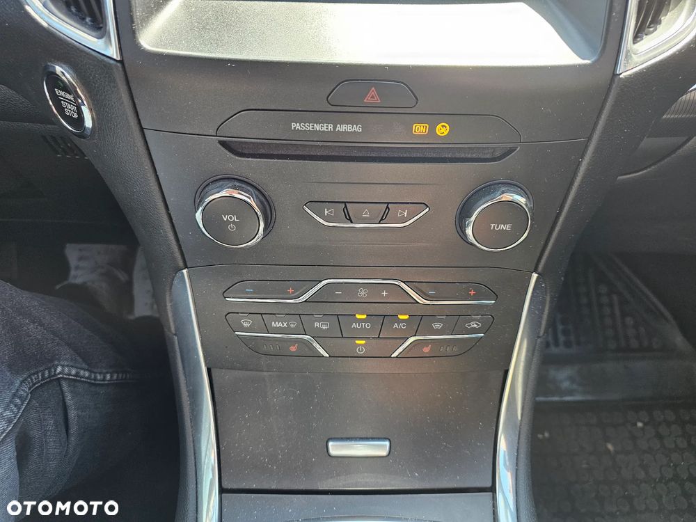 Ford Galaxy 2.0 TDCi 4WD Titanium - 12