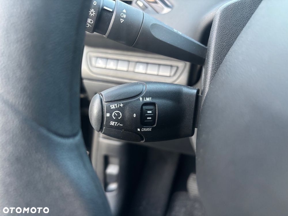 Peugeot 208 PureTech 82 Style - 23