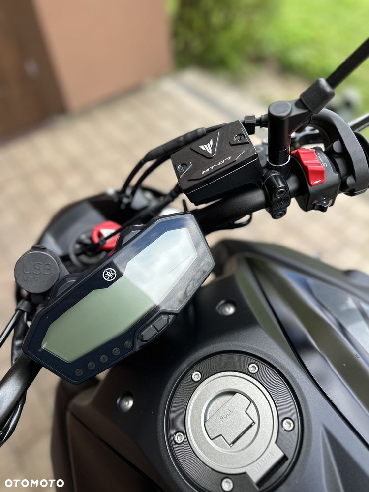 Yamaha MT - 28