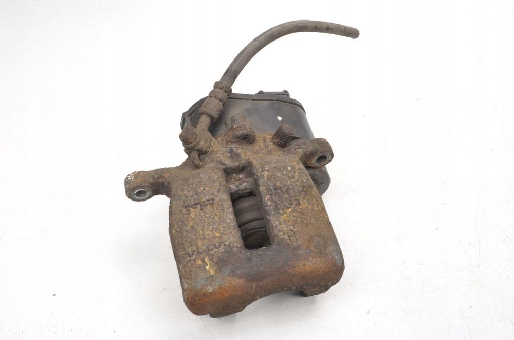 VOLVO XC70 ZACISK HAMULCOWY PRAWY TYŁ