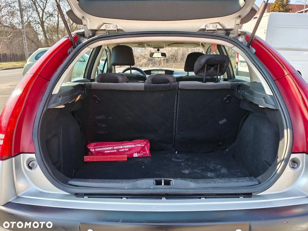 Citroën C4 1.4 16V Impress - 16