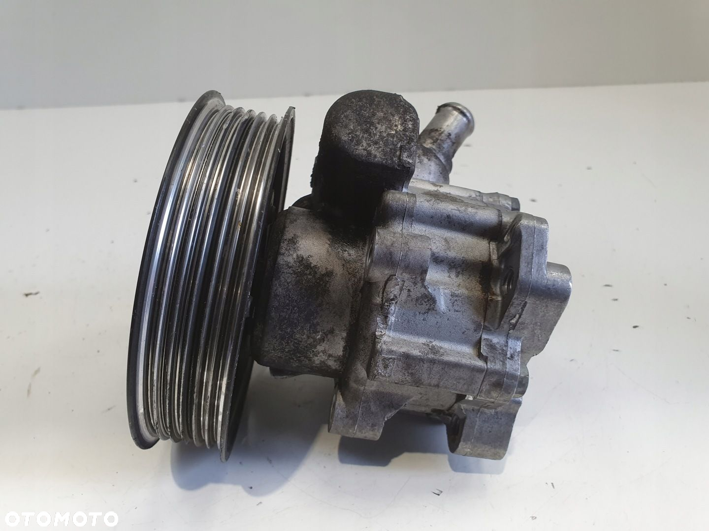 Audi A4 B7 2.0 TDI POMPA WSPOMAGANIA 8E0145155N - 5