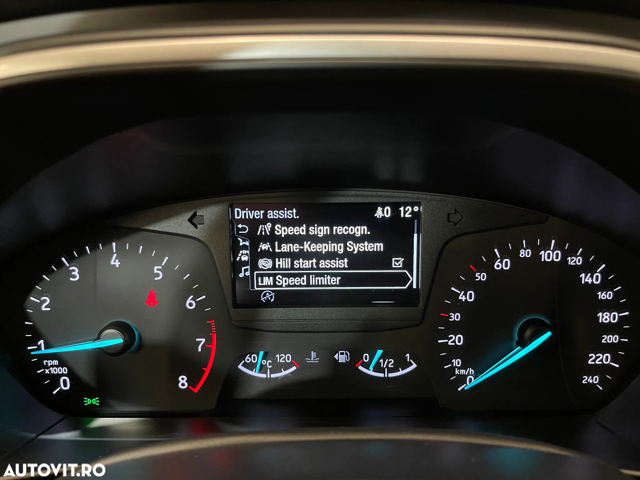 Ford Focus 1.0 EcoBoost Trend Edition - 24