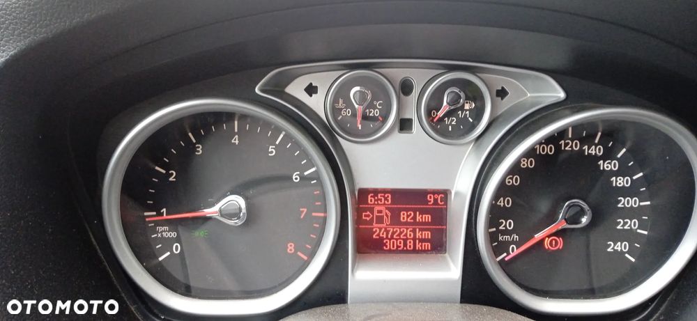 Ford Focus 1.8 FF Ghia - 15