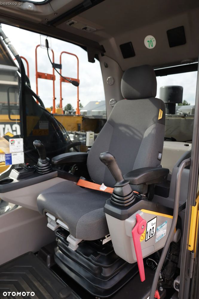Volvo EC250EL - 17