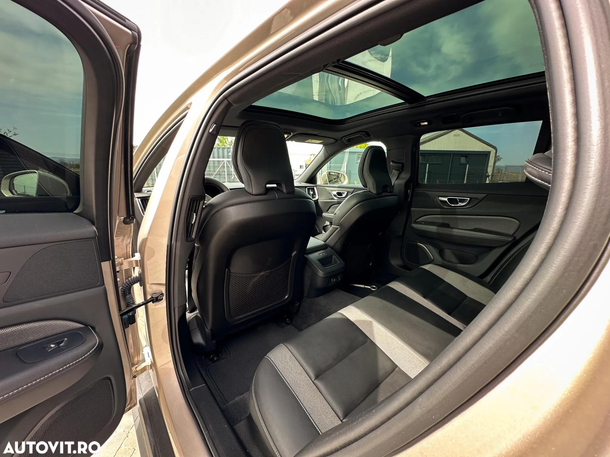 Volvo V60 Cross Country B5 B AWD - 14