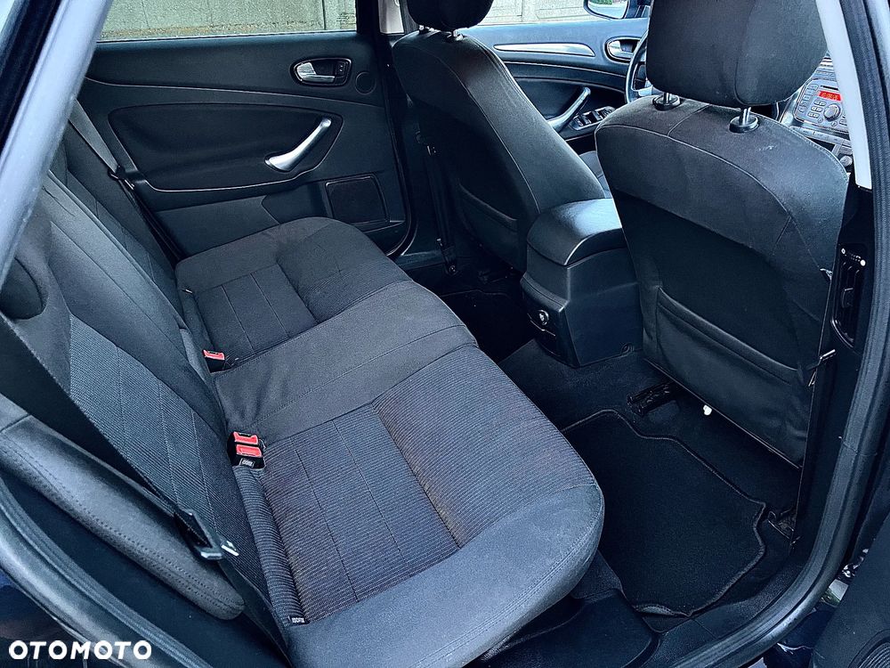 Ford Mondeo - 8