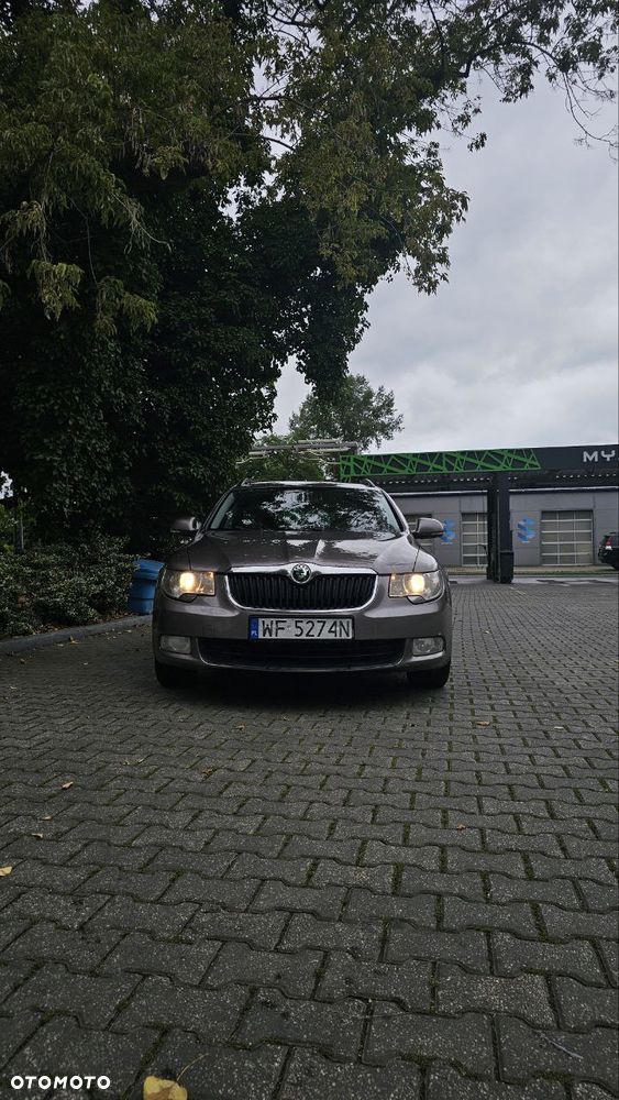 Skoda Superb 2.0 TDI Ambition DSG - 11