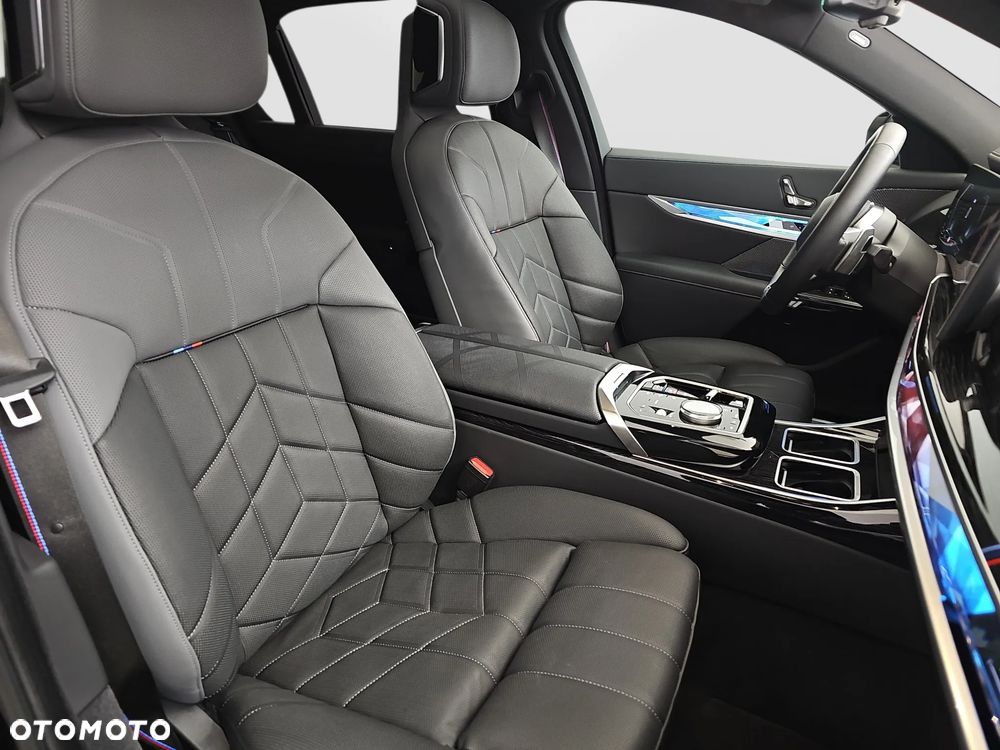 BMW Seria 7 - 35