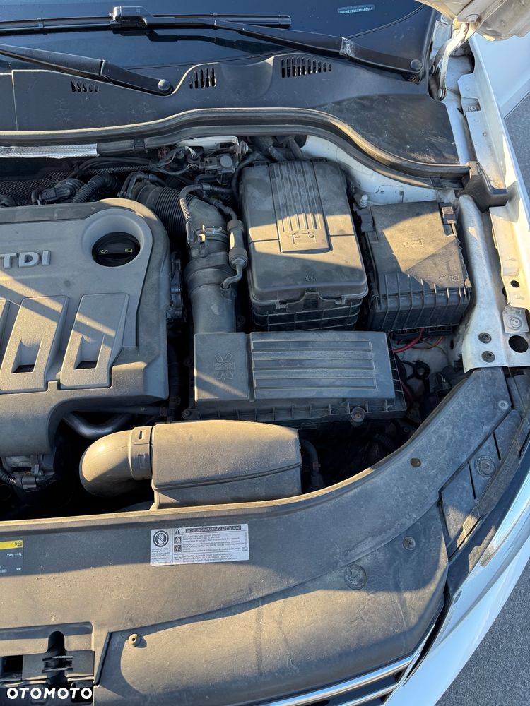 Volkswagen Passat 2.0 TDI Highline R-Style DSG - 32