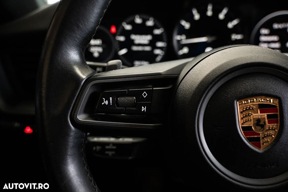 Porsche 911 Carrera S PDK - 21