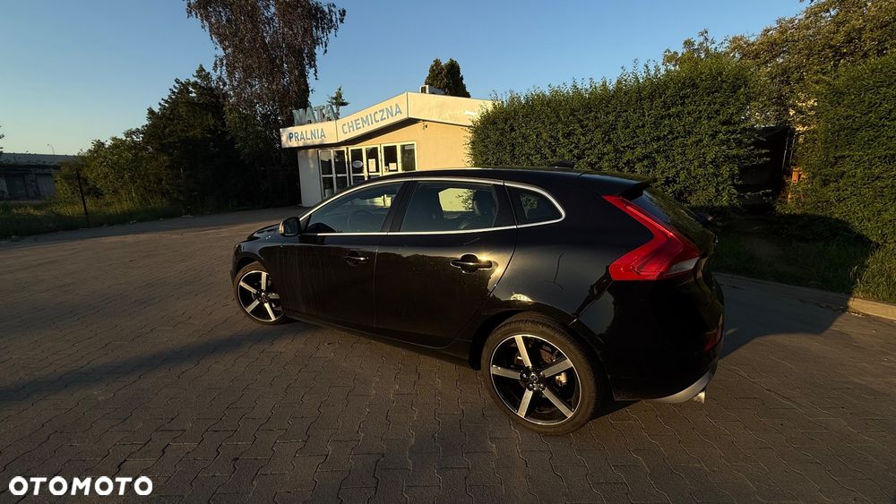 Volvo V40 D2 Drive-E R-Design Momentum - 5