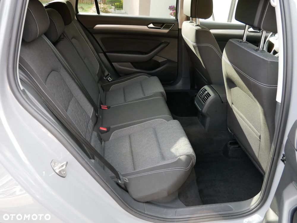 Volkswagen Passat 2.0 TDI EVO Business DSG - 14