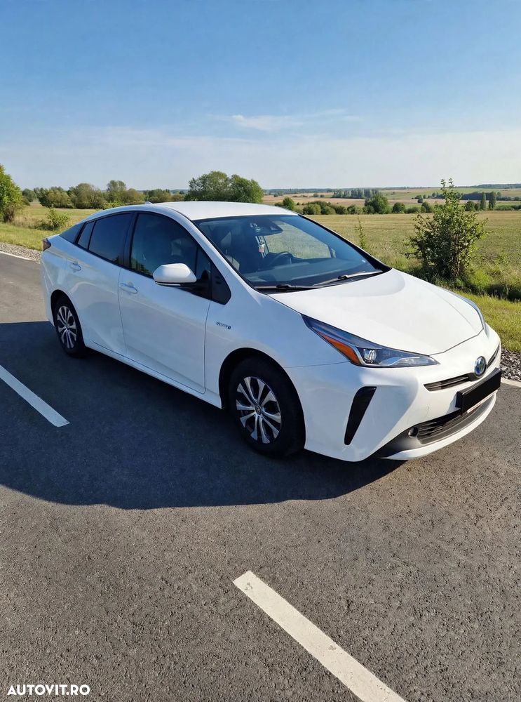 Toyota Prius Hybrid - 3