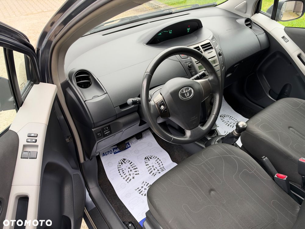 Toyota Yaris - 14