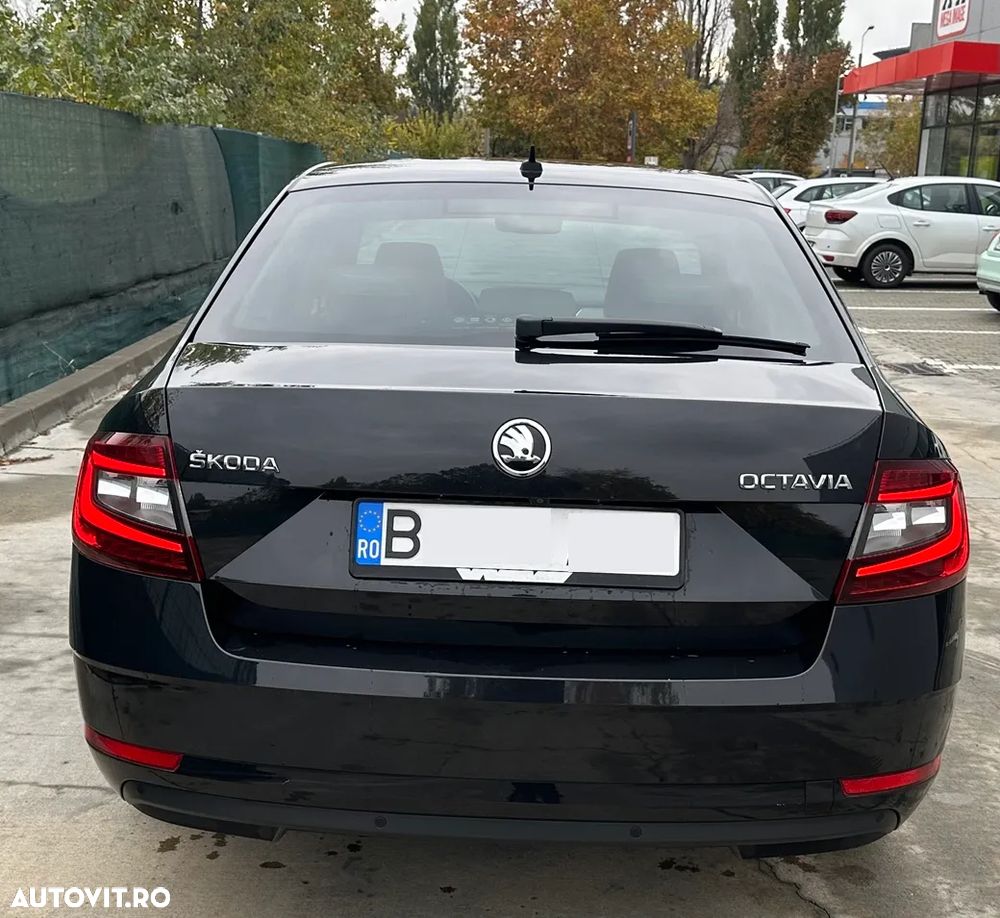 Skoda Octavia 1.6 TDI DSG Style - 6