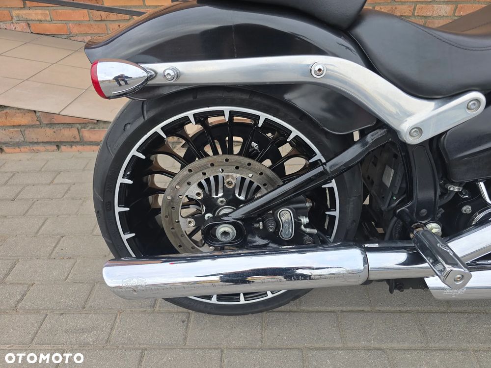 Harley-Davidson FXSB Breakout - 6