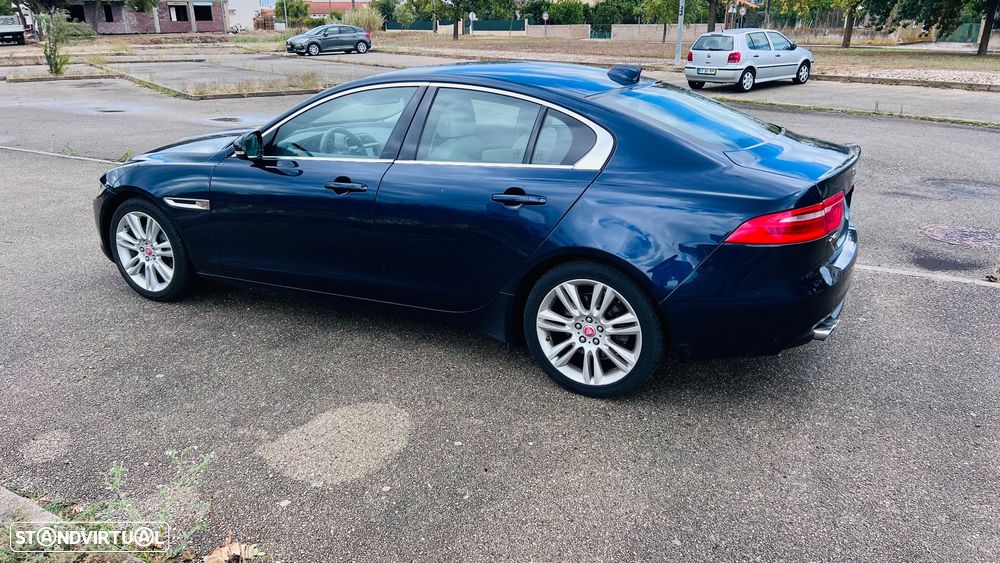 Jaguar XE - 3