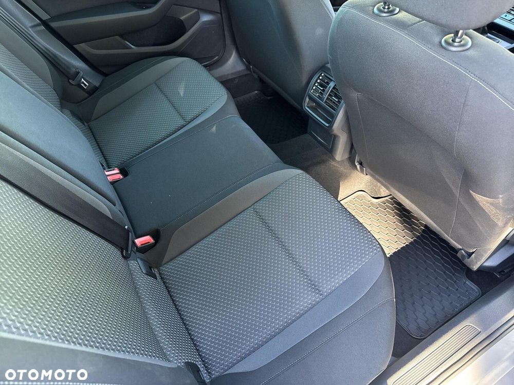 Volkswagen Passat - 40