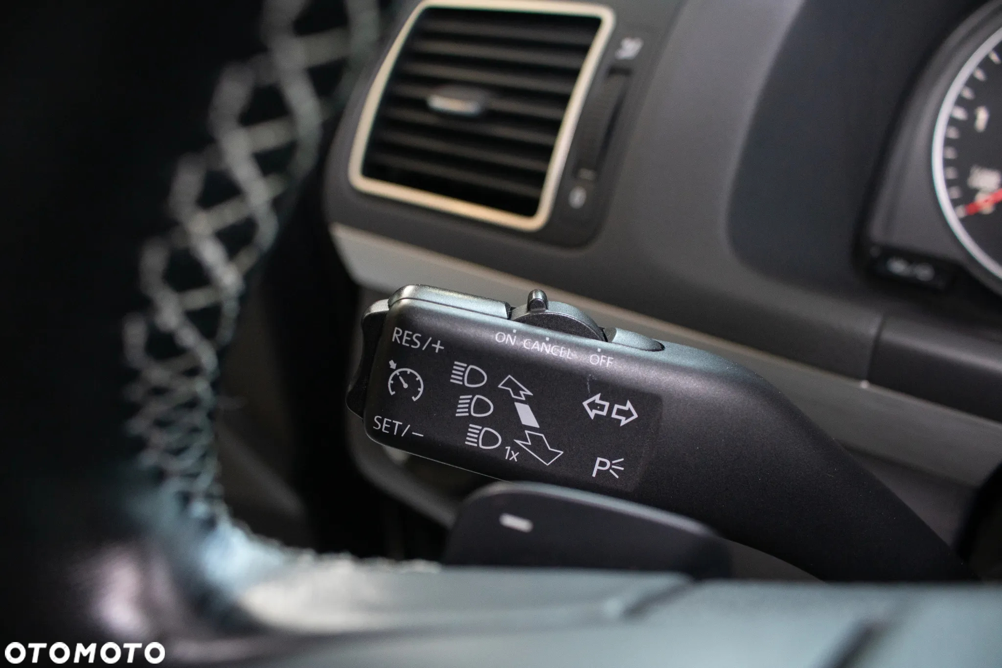 Volkswagen Touran 1.6 TDI DPF BlueMotion Technology DSG Cup - 15