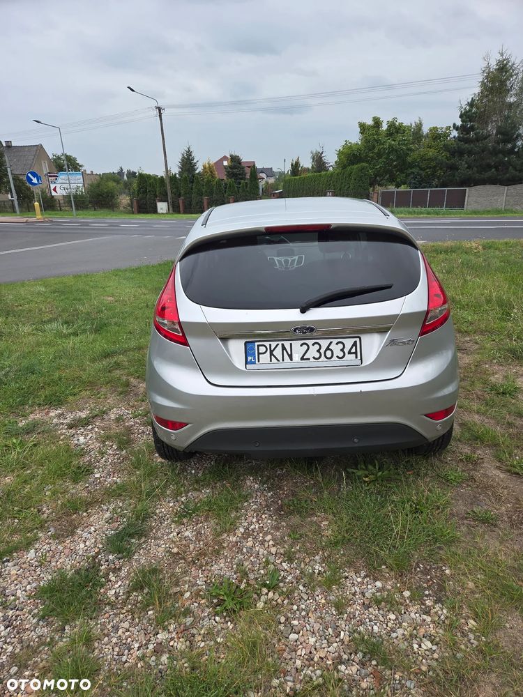 Ford Fiesta 1.4 Autom Titanium - 4