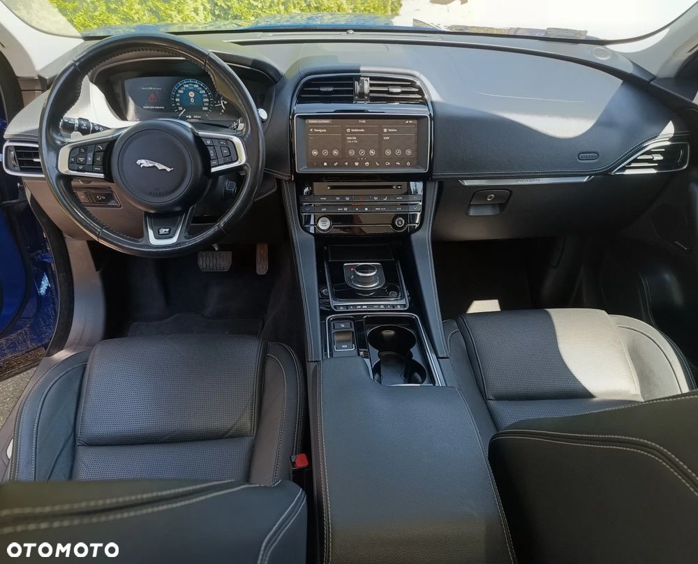 Jaguar F-Pace 2.0 i4D AWD R-Sport - 14
