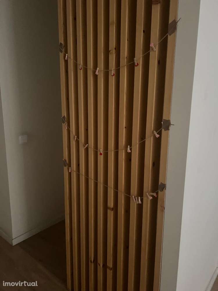 Loja com 2 montras, estacionamento, fácil acesso no Cedro - Gaia - Grande imagem: 5/13