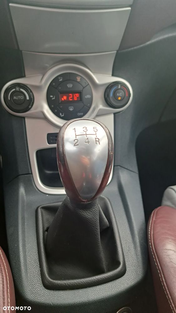 Ford Fiesta - 13
