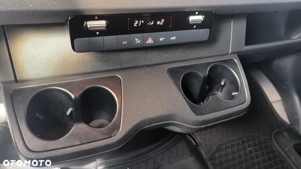 Mercedes-Benz Sprinter - 16