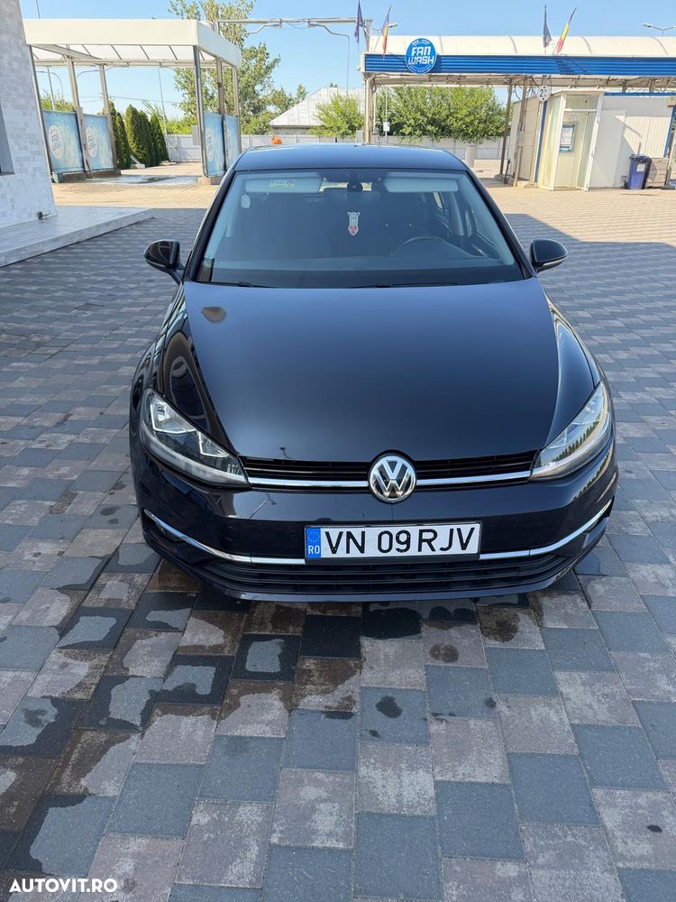 Volkswagen Golf - 6