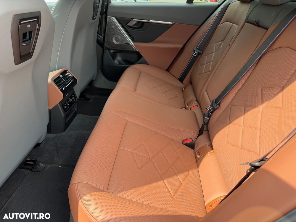 BMW Seria 5 550e xDrive Aut. - 15