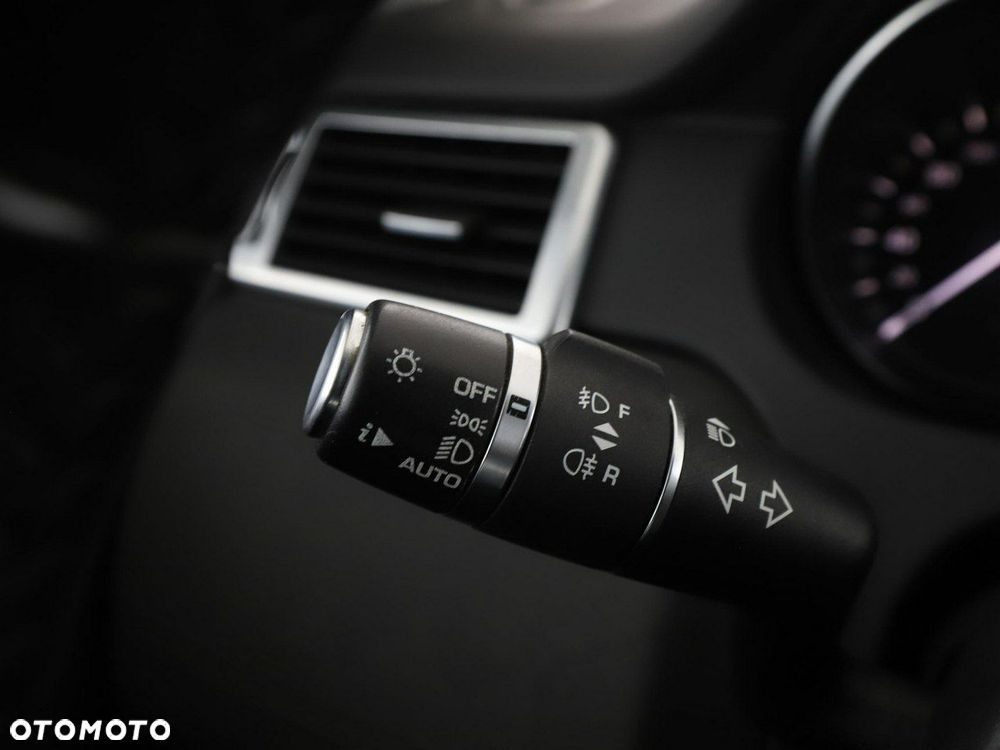 Land Rover Discovery Sport 2.0 TD4 Pure - 33