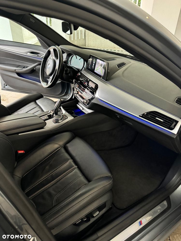 BMW Seria 5 520d xDrive - 16