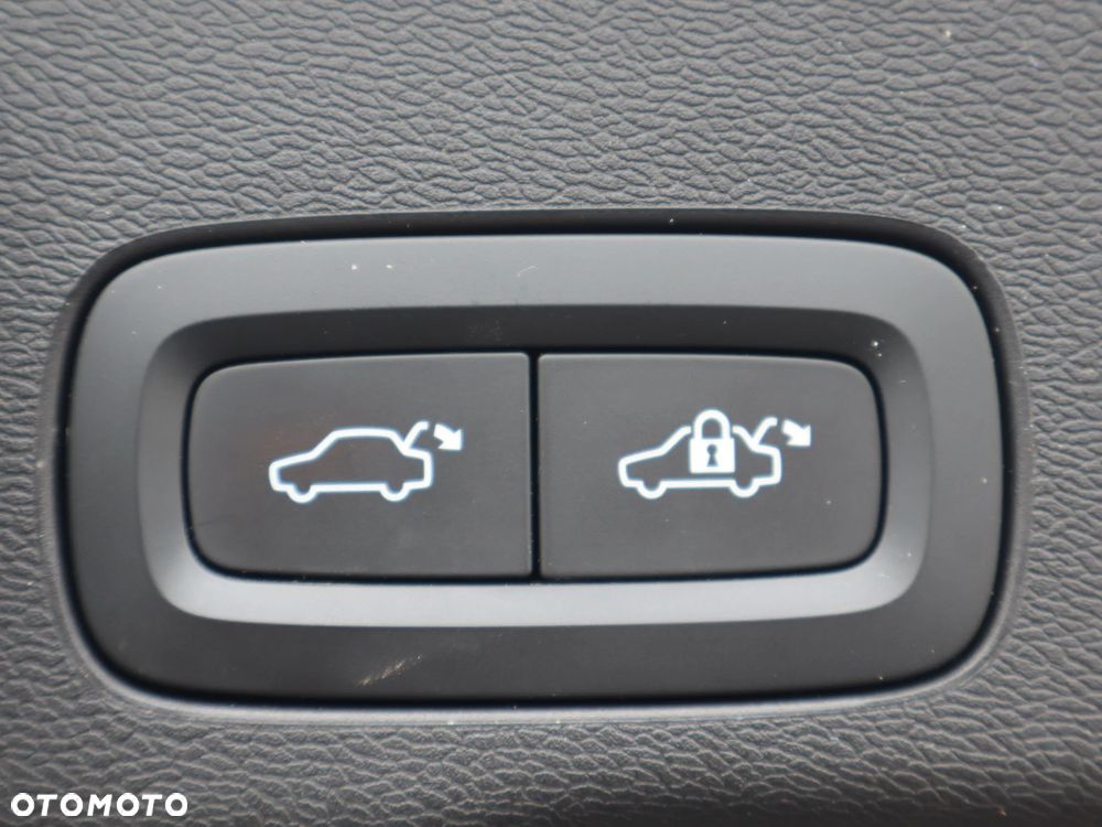 Volvo XC 60 B4 D AWD Plus Bright - 20