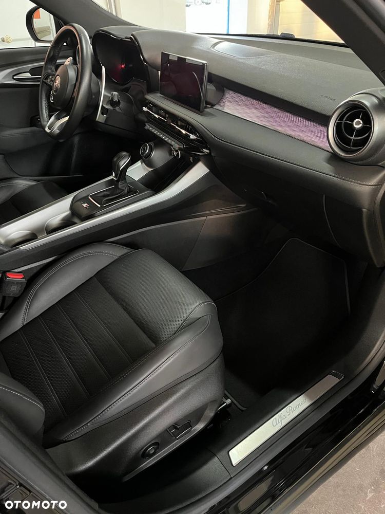 Alfa Romeo Tonale 1.3 PHEV Q4 Veloce - 13