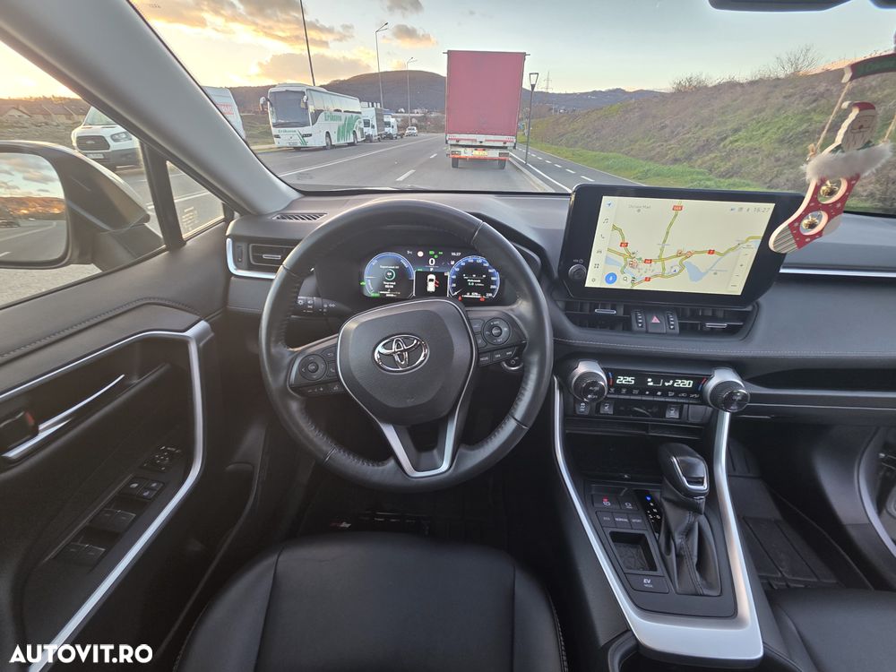 Toyota RAV4 2.5 4x4 Hybrid Team Deutschland - 7