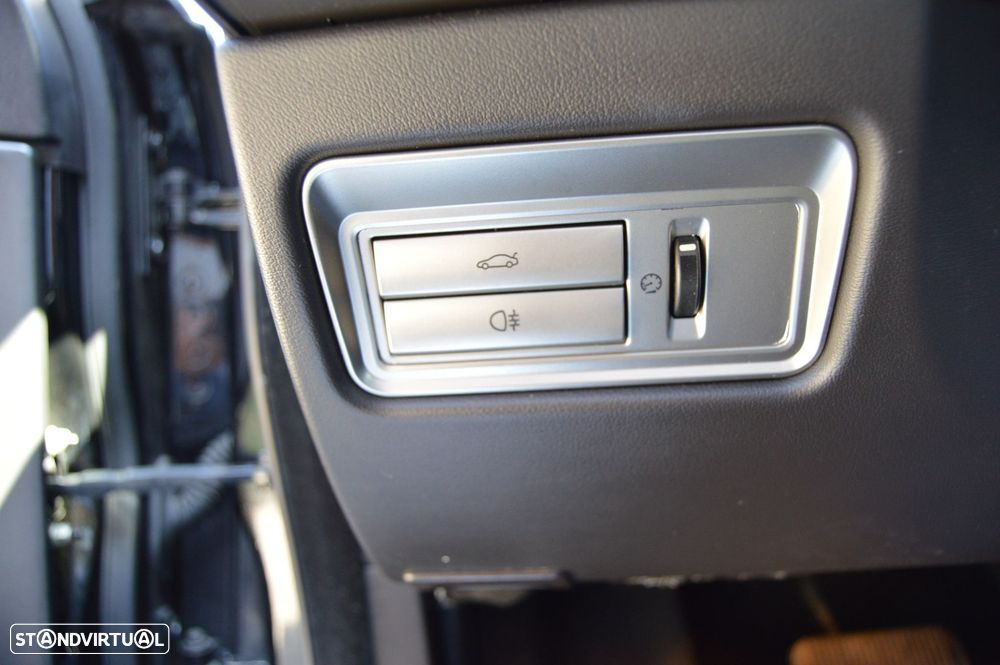 Jaguar XF 3.0 D V6 S Premium Luxury - 33
