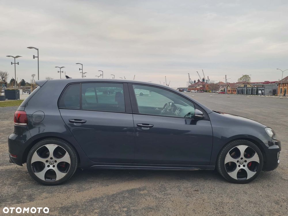 Volkswagen Golf 2.0 GTI DSG - 4