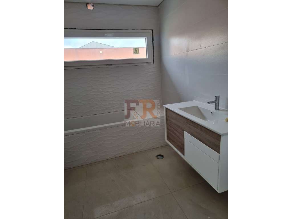 Moradia T3 com Piscina. FERNÃO FERRO - Grande imagem: 5/11