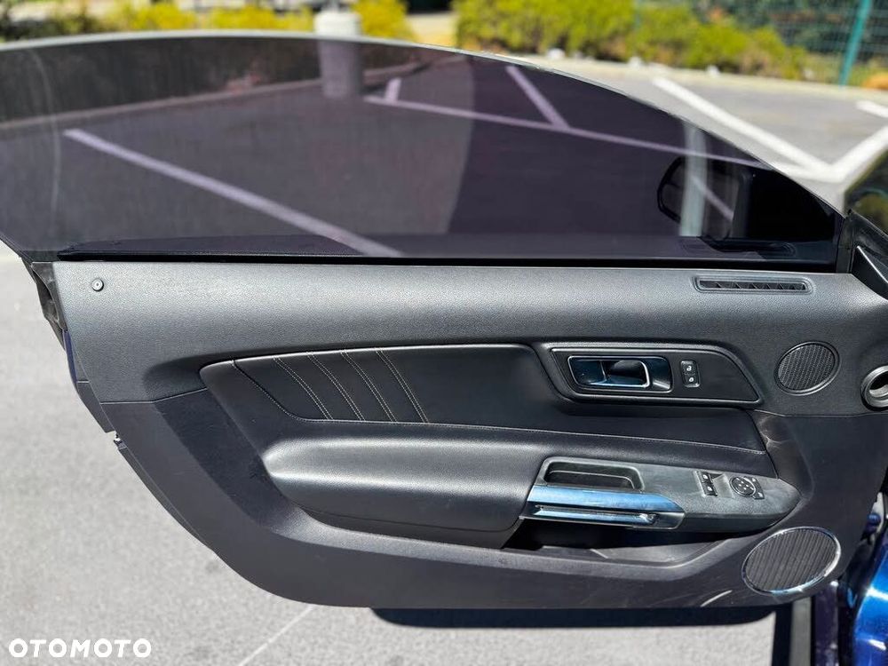 Ford Mustang - 23