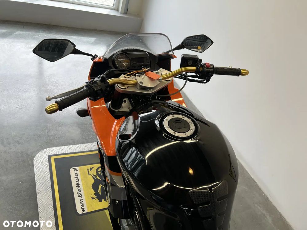 Hyosung GT Comet - 8