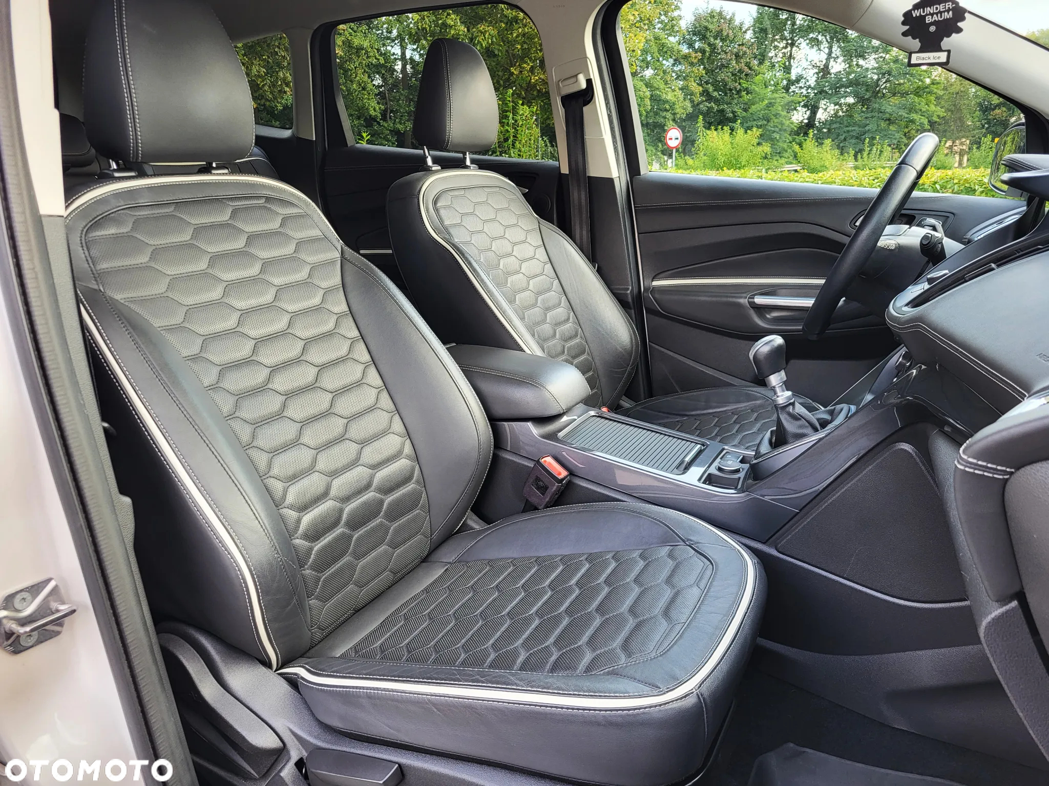 Ford Kuga Vignale 1.5 EcoBoost FWD - 26