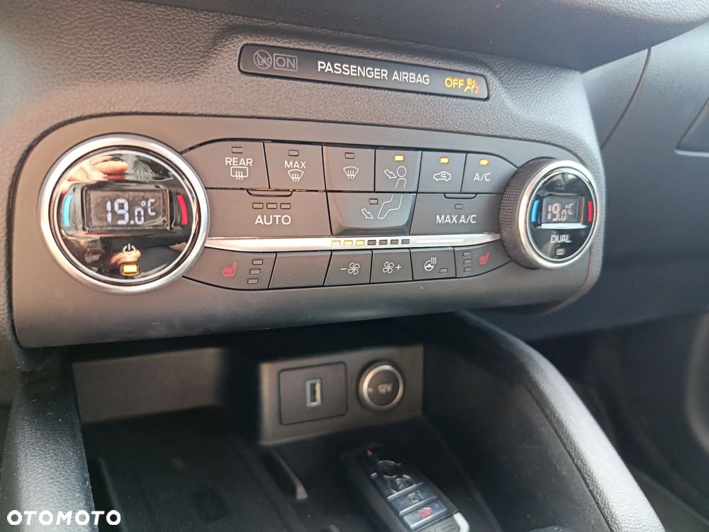 Ford Kuga - 26