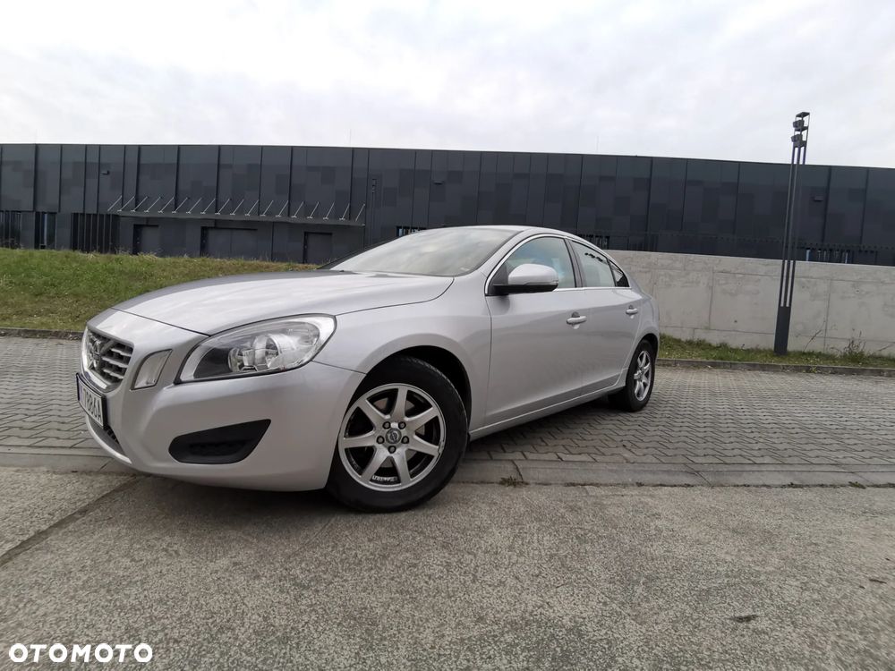 Volvo S60 T3 Momentum - 10